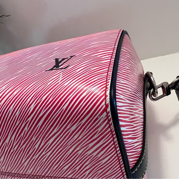 Authentic Louis Vuitton Red & White Epi Speedy 25 Bandouliere - Picture 7 of 15